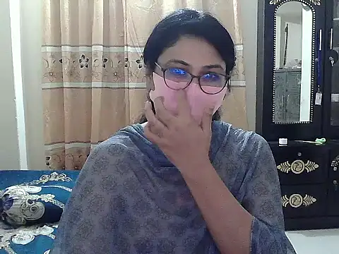 Snapshot of Elena_cruz5 chatting on October 6, 9:34 pm Elena cruz5 online show from October 6, 9:34 pm