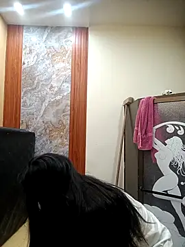 SaraBust online show from October 18, 2:40 pm