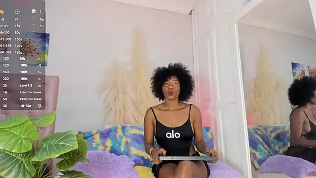Snapshot of CardyKambell1 chatting on October 11, 4:44 am CardyKambell1 online show from October 11, 4:44 am