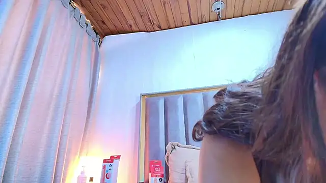 Snapshot of maraa_X chatting on April 18, 5:39 pm maraa X online show from April 18, 5:39 pm