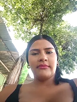 Snapshot of daringxxxhot chatting on September 10, 1:11 pm daringxxxhot online show from September 10, 1:11 pm