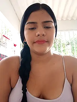Snapshot of daringxxxhot chatting on October 17, 12:52 pm daringxxxhot online show from October 17, 12:52 pm