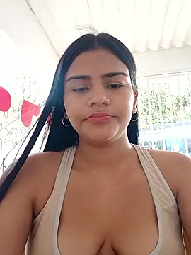 Snapshot of daringxxxhot chatting on October 22, 1:55 pm daringxxxhot online show from October 22, 1:55 pm