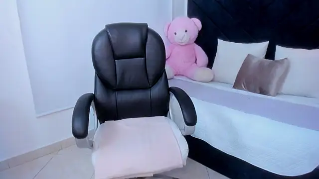 kate lua online show from November 25, 11:43 am