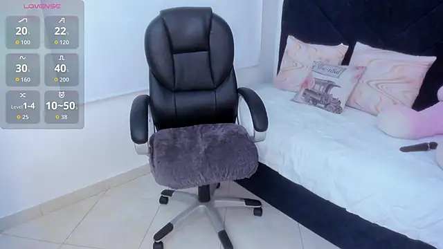 kate lua online show from December 5, 12:03 pm