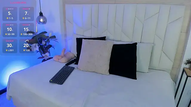 aby smiith  online show from September 15, 7:25 pm