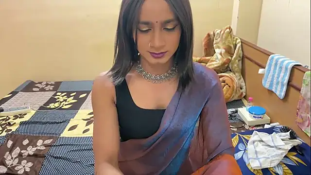 LuvLayla online show from February 8, 3:37 pm