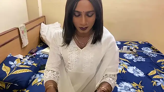 LuvLayla online show from March 17, 7:39 pm