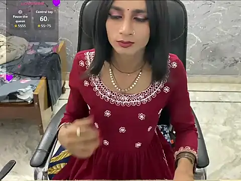 LuvLayla online show from August 7, 6:54 pm