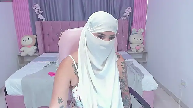 Nayla-Mouna online show from September 8, 7:46 pm