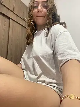 mia evanss26 online show from November 24, 10:20 pm