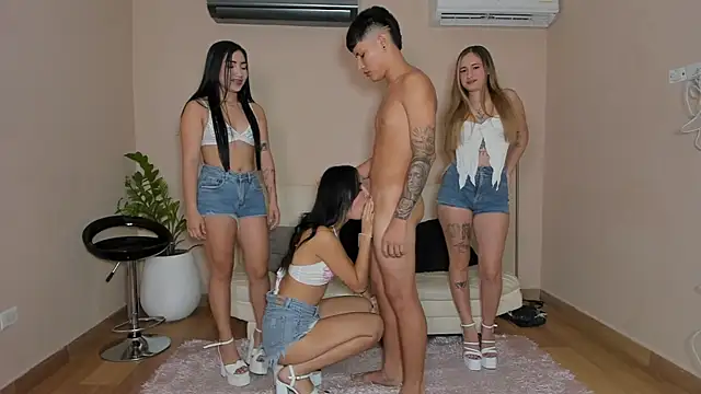 Goodlatin girls online show from September 19, 1:07 am