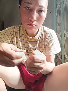 Snapshot of Phinminlisa chatting on July 6, 7:49 am Phinminlisa online show from July 6, 7:49 am