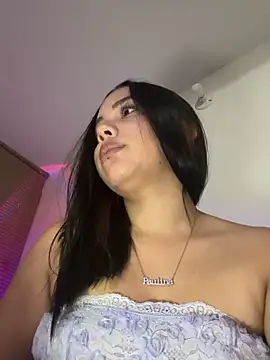 P A U L I N A  online show from December 5, 3:04 am