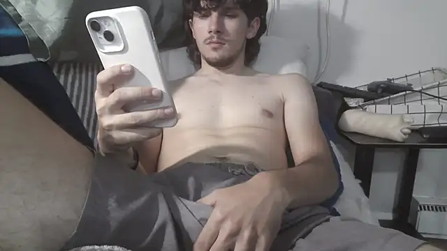 Snapshot of conradical18 chatting on October 4, 1:47 am conradical18 online show from October 4, 1:47 am