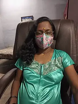 Snapshot of umashreetamil chatting on June 21, 7:11 am umashreetamil online show from June 21, 7:11 am