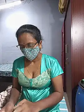Snapshot of umashreetamil chatting on July 14, 11:54 pm umashreetamil online show from July 14, 11:54 pm
