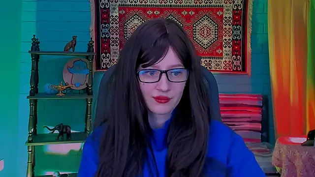 Snapshot of AliceWelch_ chatting on October 11, 8:13 am AliceWelch online show from October 11, 8:13 am