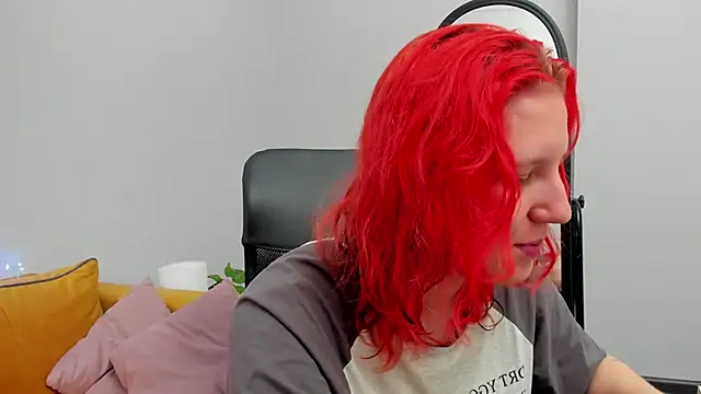 Hailey Foxy online show from April 22, 11:45 am