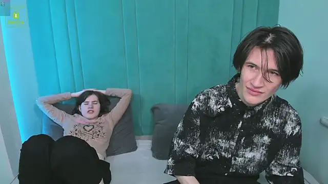 Snapshot of ViviaraNGendy chatting on October 12, 10:47 am ViviaraNGendy online show from October 12, 10:47 am