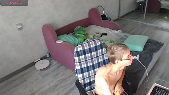 glasses cat online show from September 14, 2:49 pm