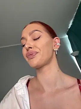 LittleFox    online show from September 15, 6:24 am