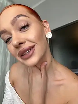 LittleFox    online show from September 27, 6:29 am