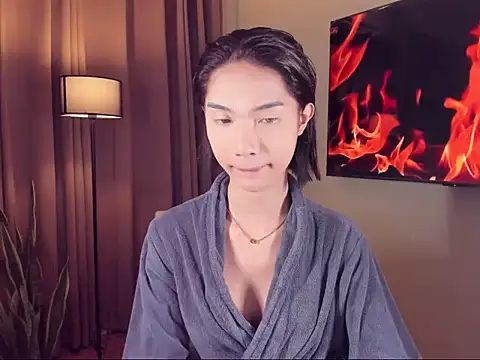 yourladycess  online show from September 14, 3:00 pm