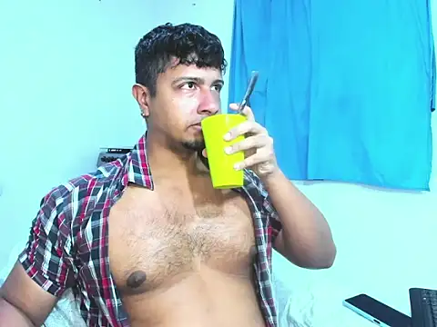 andylemonda1 online show from October 13, 3:01 pm