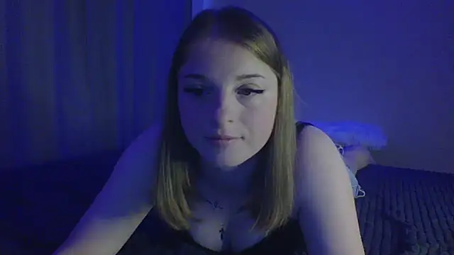 Snapshot of Star_Girlish chatting on October 5, 11:52 am Star Girlish online show from October 5, 11:52 am