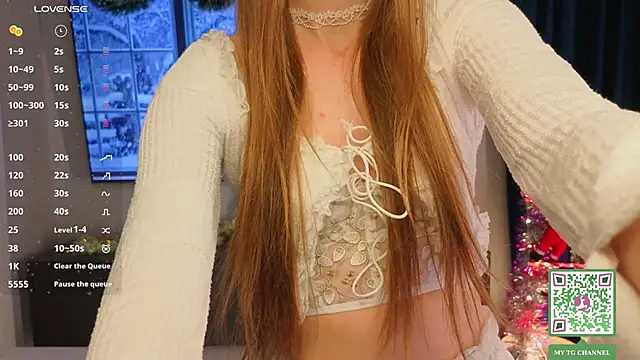 ElfredaTupy online show from December 2, 7:42 pm