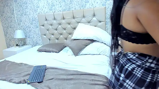 Snapshot of AlahiaJoness chatting on September 26, 3:27 pm AlahiaJoness online show from September 26, 3:27 pm