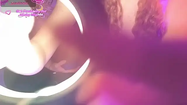 JuliCarl online show from February 19, 2:02 pm