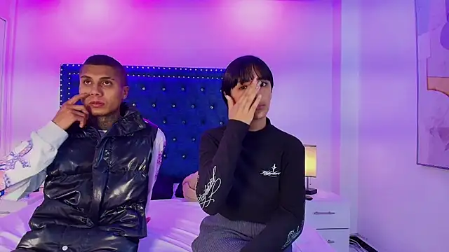 Damian and roxanne online show from April 7, 12:38 pm