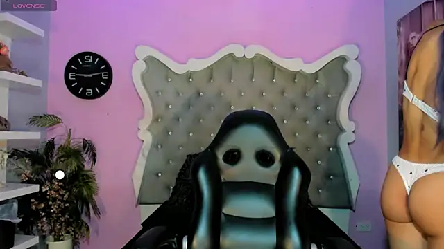 Honey Moontsts online show from May 19, 11:38 am