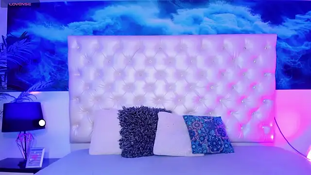 Honey Moontsts online show from May 28, 12:02 pm