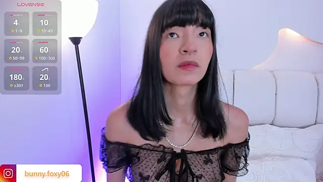 foxybunny online show from March 22, 4:49 am