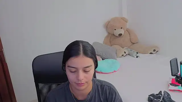 valerihouse online show from April 2, 1:14 am