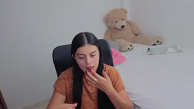 valerihouse online show from April 8, 1:27 am