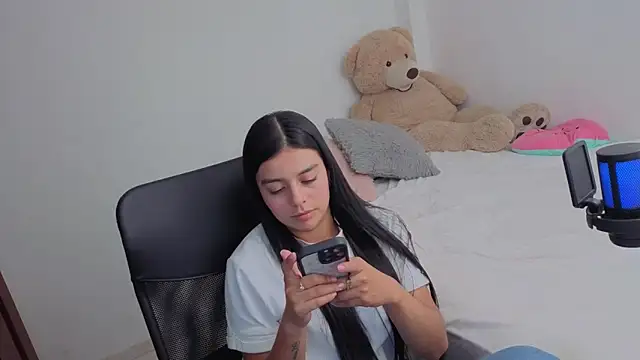 valerihouse online show from April 22, 1:52 am