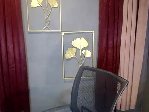 Snapshot of wetasianhugecock chatting on November 8, 4:51 pm wetasianhugecock online show from November 8, 4:51 pm