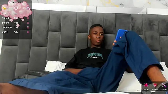 Snapshot of Alan_blacke chatting on October 9, 7:23 pm Alan blacke online show from October 9, 7:23 pm