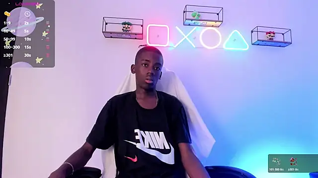 Snapshot of Alan_blacke chatting on November 15, 12:45 pm Alan blacke online show from November 15, 12:45 pm