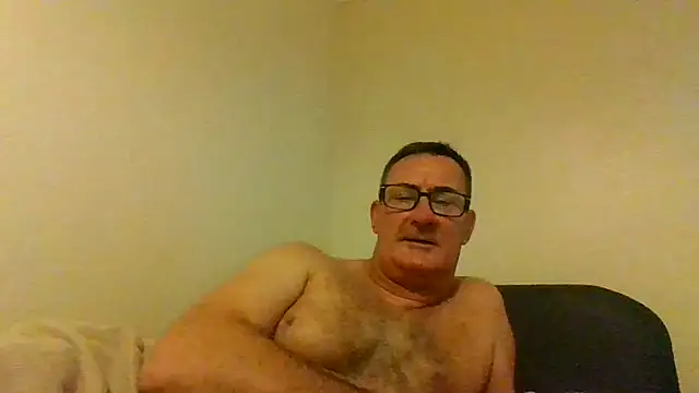 Snapshot of goldenman59 chatting on October 3, 11:40 am goldenman59 online show from October 3, 11:40 am