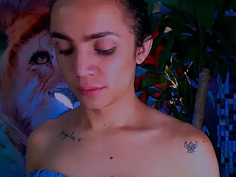 Snapshot of Cristal_Gem1 chatting on November 6, 2:01 am Cristal Gem1 online show from November 6, 2:01 am