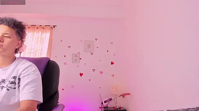 Snapshot of LiaaMoretzz chatting on February 17, 7:42 pm LiaaMoretzz online show from February 17, 7:42 pm