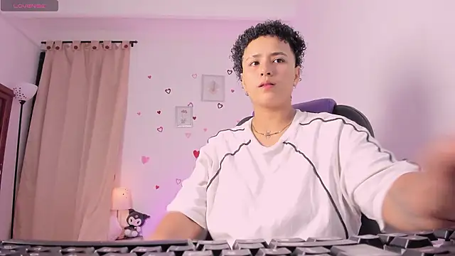 Snapshot of LiaaMoretzz chatting on February 20, 2:30 am LiaaMoretzz online show from February 20, 2:30 am