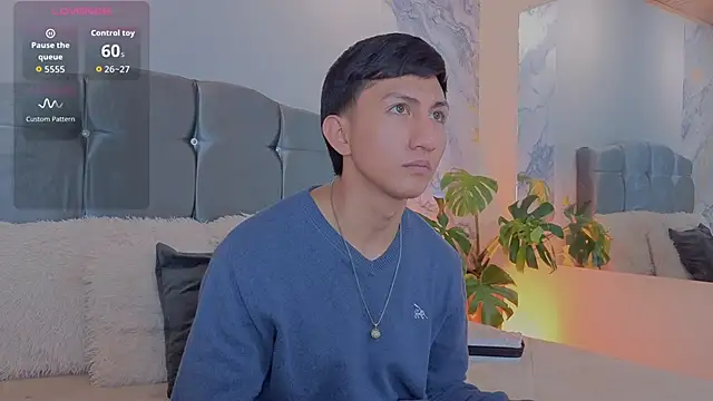 oliver mr  online show from April 1, 7:55 pm