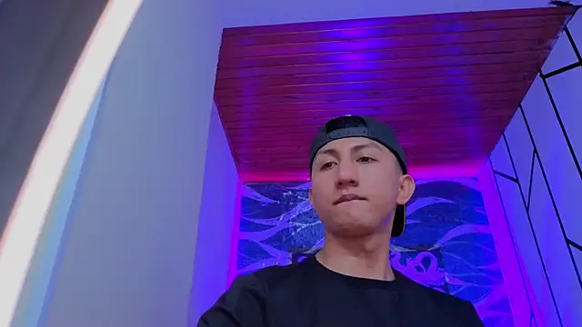 oliver mr  online show from April 9, 7:41 pm