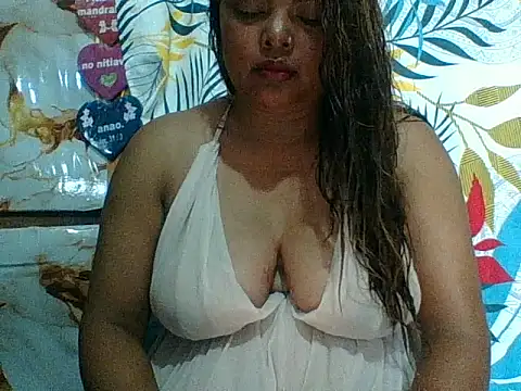 Snapshot of SEXY_METISE chatting on May 17, 8:01 am SEXY METISE online show from May 17, 8:01 am